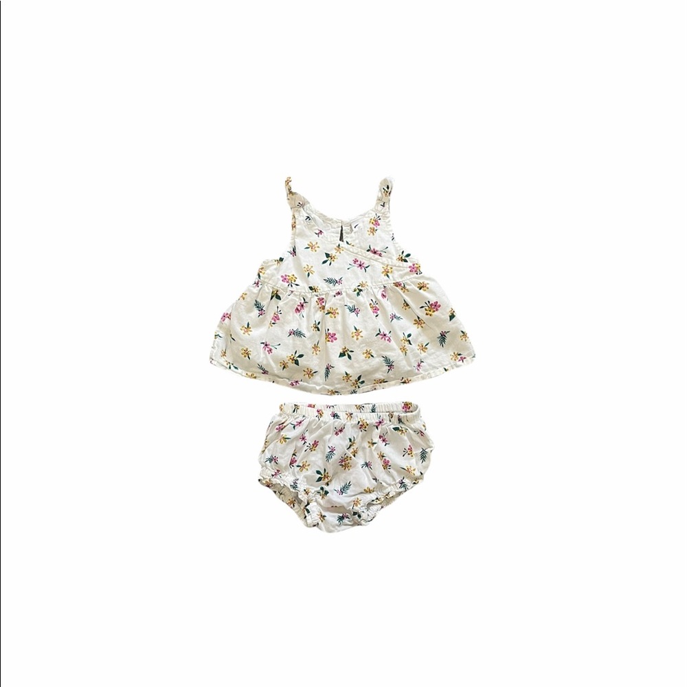 Old navy girls white floral tank and bloomer set size 6-12 months